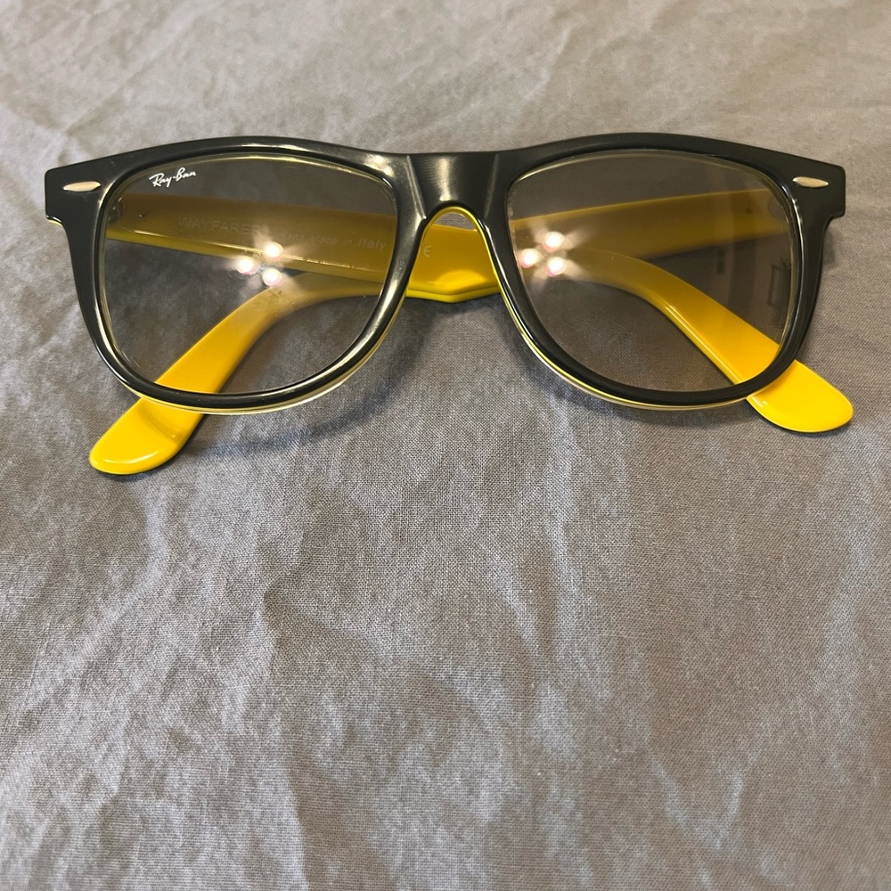 Ray Ban Wayfarers - Made in Italy!  RB2140 1000/32 54 18 2N